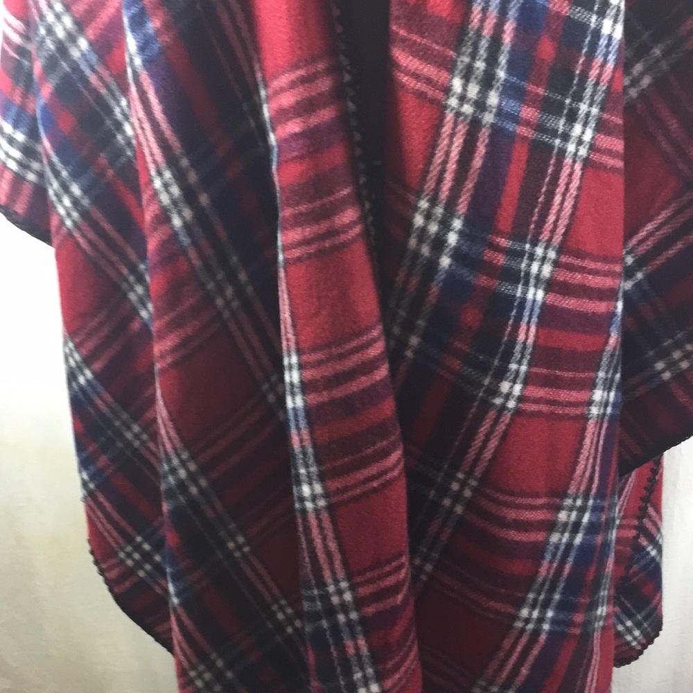 Woolrich Plaid One Size Fit All Poncho - Picture 3 of 8